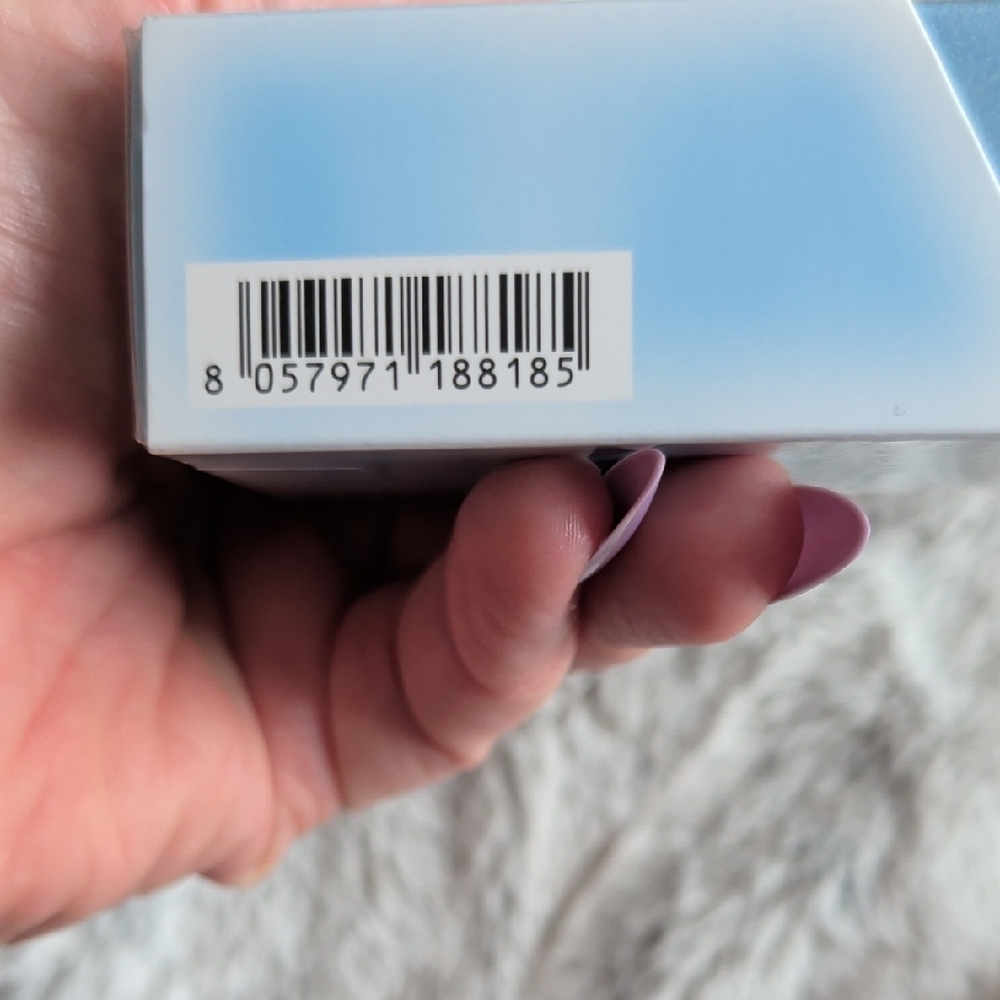 Dolce & Gabbana Light Blue Eau de Toilette in Blue and White - Picture 6 of 6